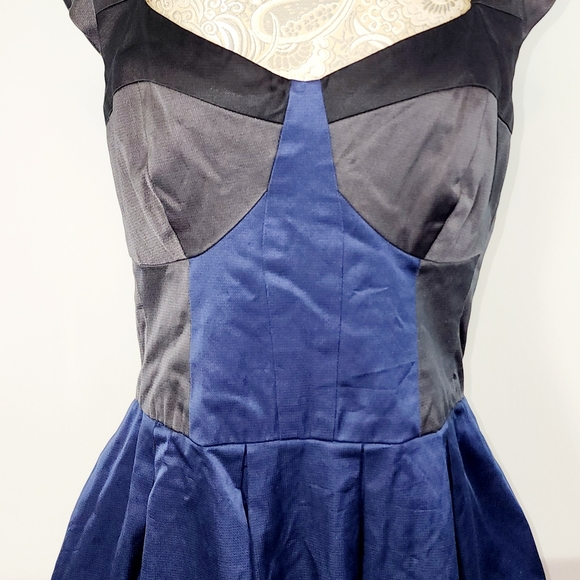 French Connection structured A-line dreamer dress - Picture 4 of 10